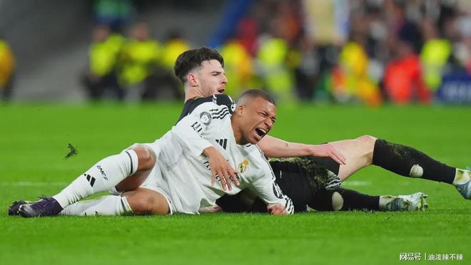 华体会官网-AC米兰轻取巴黎圣日耳曼，姆巴佩乌龙送礼西甲  第1张