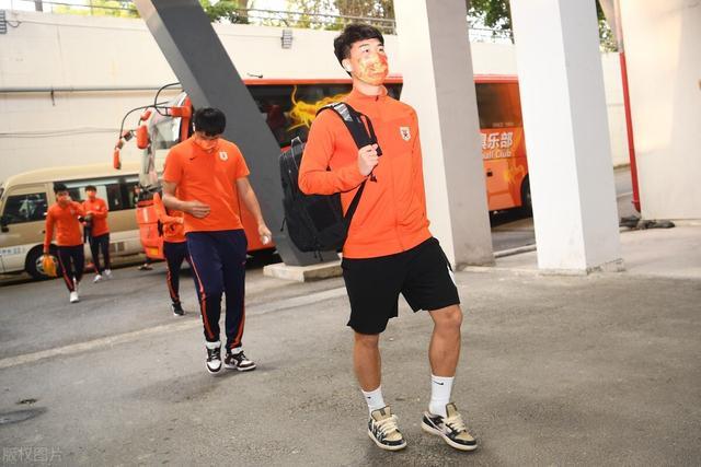 华体会hth-主场助威热烈掩饰教练战术部署，研究对手提前谋划的简单介绍  第1张