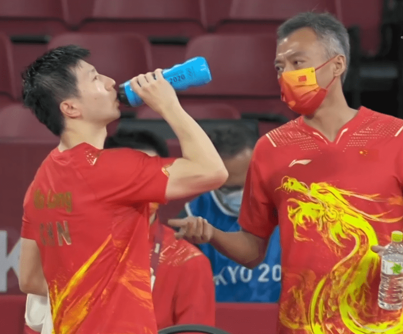 华体会下载-中国乒乓球队鏖战韩国乒乓球队，马龙制霸全场的简单介绍  第1张